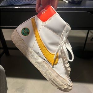 Nike Blazer Mid '77 Vintage Roswell Rayguns 2021